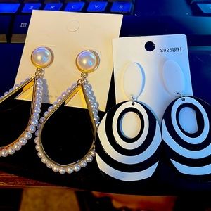 2 pair of earrings -Gold and white pearls and acrylic white and black